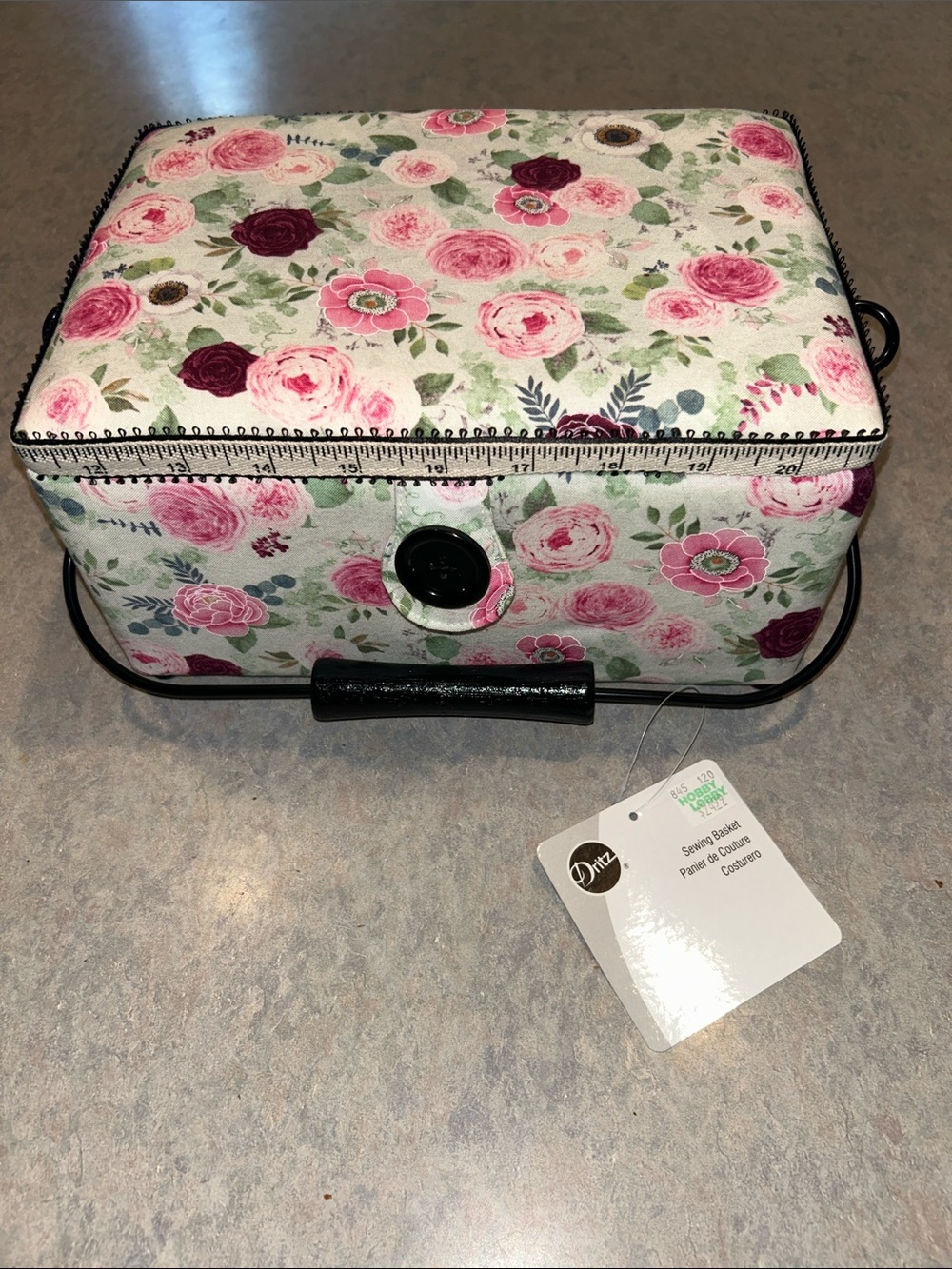 NWT Dritz sewing basket. Removable plastic tray. Black metal handle.